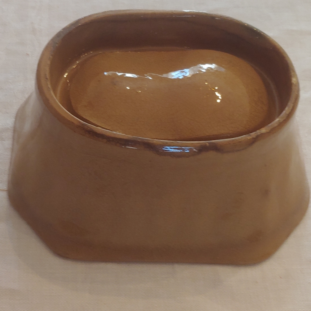 Yellow Ware Mold - Picture 8 of 15